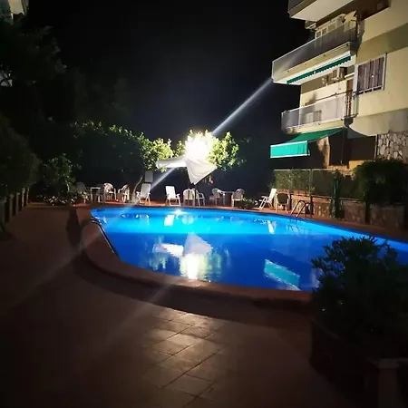 Appartamento Super Attico Vista Mare Con Piscina Sorrento