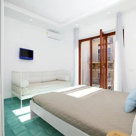 Super Attico Vista Mare Con Piscina Appartement Sorrente